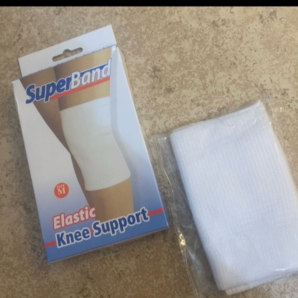 New! “SuperBand” Elastic Pull-Over Knee Support. Size: Medium. Color: White